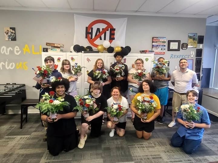 Youth volunteers community service